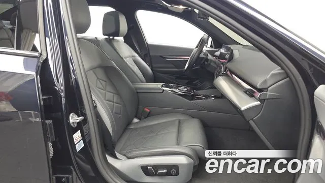BMW i5 G60 — Фото автомобиля 16