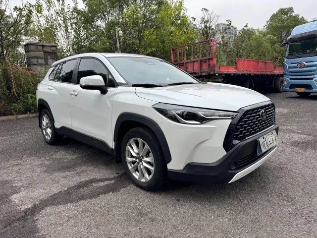 Toyota Corolla Cross — Фото автомобиля 3