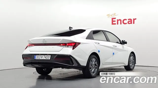 Hyundai Avante CN7 — Фото автомобиля 2