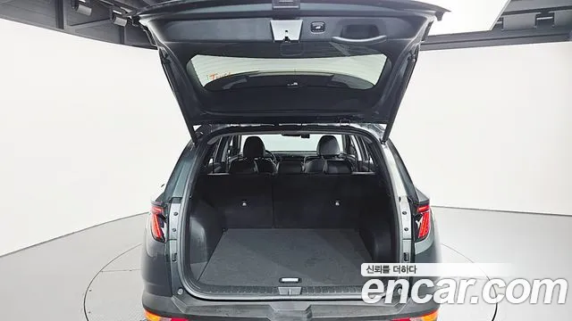 Hyundai Tucson Tucson (NX4) Бензин 1.6 турбо 2WD — Фото автомобиля 16