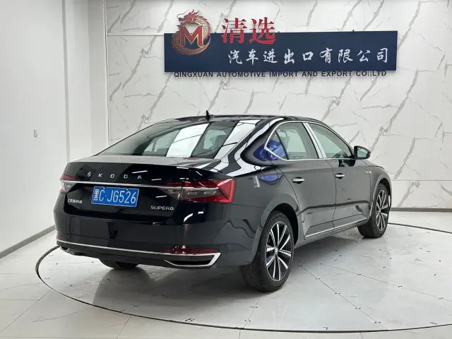 Skoda Superb — Фото автомобиля 6