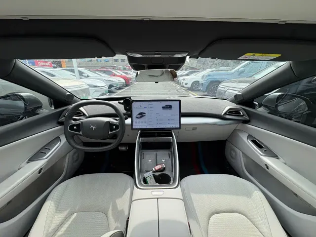 Arcfox Alpha S5 — Фото автомобиля 7
