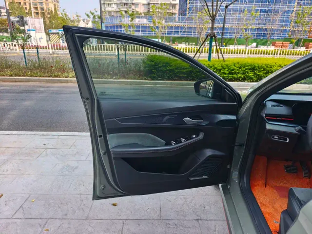 Geely Binrui — Фото автомобиля 13