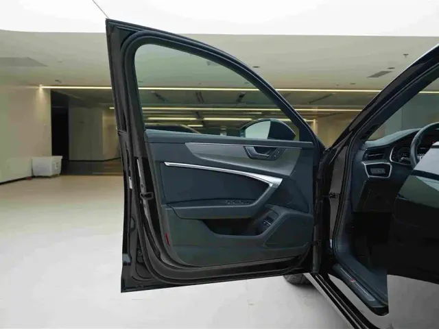 Audi Audi A6L New Energy 2022 55 TFSI e quattro — Фото автомобиля 16