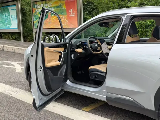 Geely Boyue L — Фото автомобиля 16