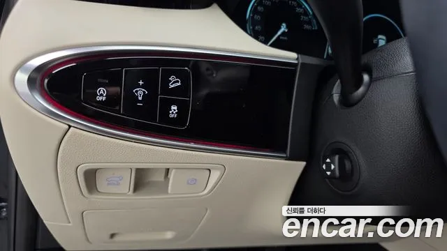 Genesis GV70 — Фото автомобиля 25