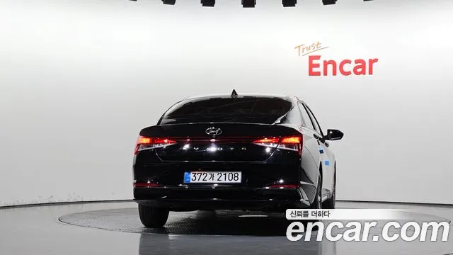 Hyundai Avante CN7 — Фото автомобиля 4