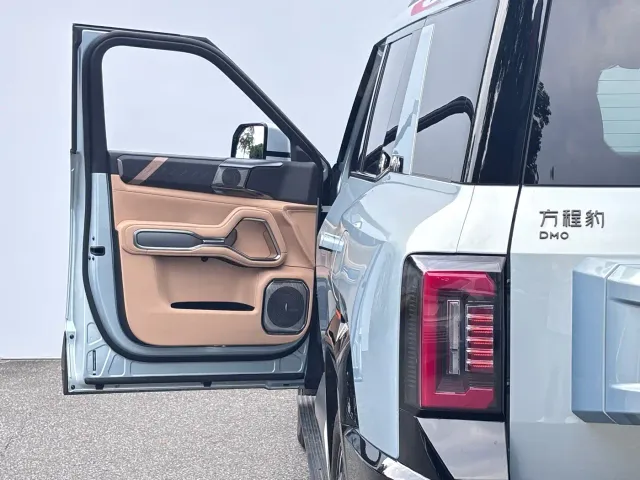 BYD FangChengBao Leopard 8 — Фото автомобиля 7
