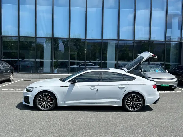 Audi Audi A5 (Import) 2024 Sportback 40 TFSI quattro Luxury Dynamic — Фото автомобиля 5
