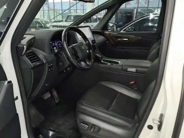 Toyota Vellfire — Фото автомобиля 9