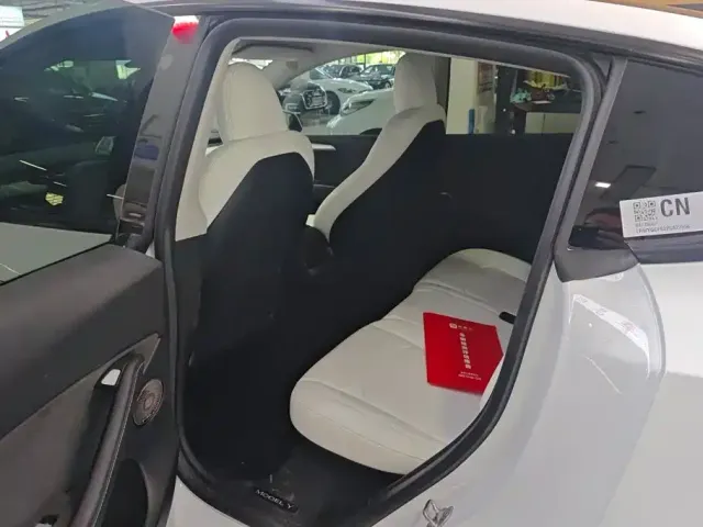 Tesla Model Y 2022 Facelift Rear-Wheel Drive Version — Фото автомобиля 11
