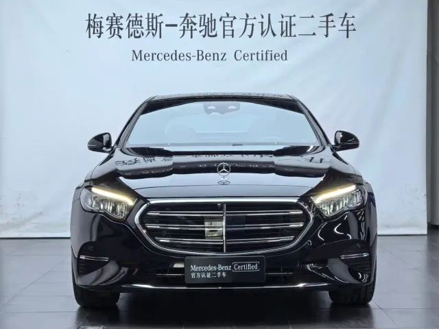 Mercedes-Benz E-Class — Фото автомобиля 4
