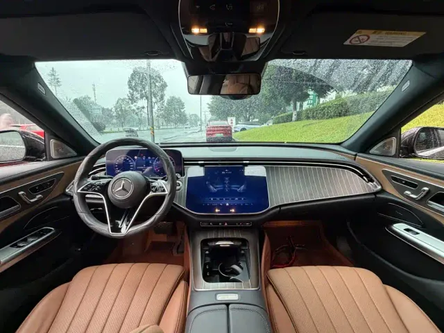 Mercedes-Benz E-Class — Фото автомобиля 13