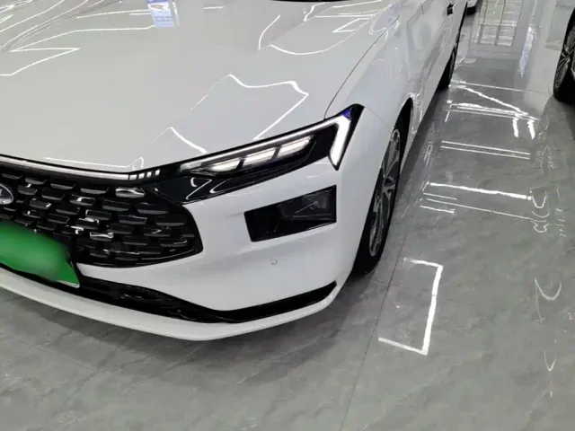 Ford Mondeo — Фото автомобиля 23