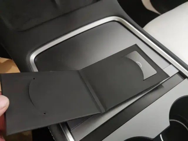 Tesla Model Y — Фото автомобиля 8