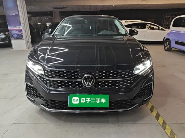 Volkswagen Passat 2023 Facelift 330TSI Starlight Elite Edition — Фото автомобиля 2