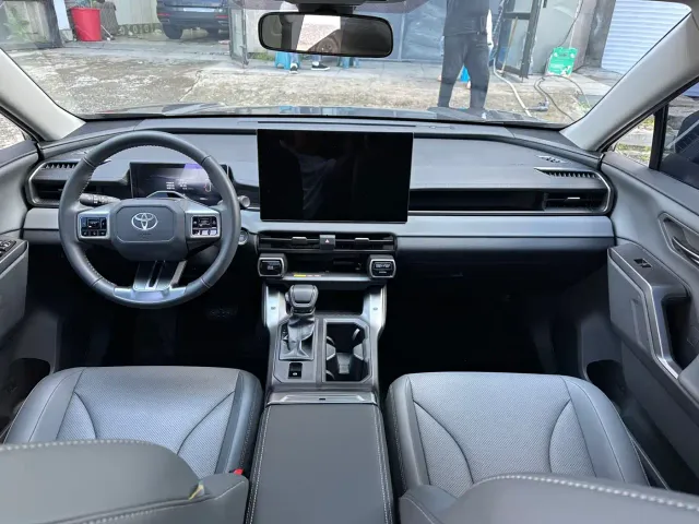 Toyota RAV4 — Фото автомобиля 16