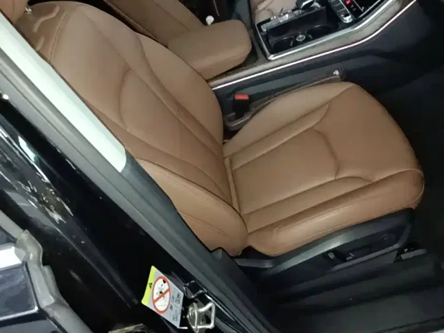 Audi Q7 — Фото автомобиля 24