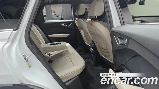 Audi Q4 e-tron — Фото автомобиля 3