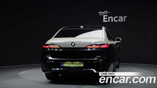 BMW 7-Series — Фото автомобиля 4