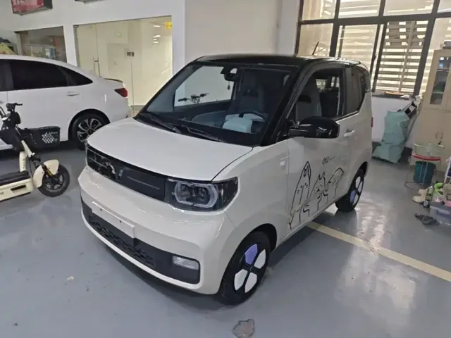 Фотография автомобиля — Wuling Hongguang Mini EV
