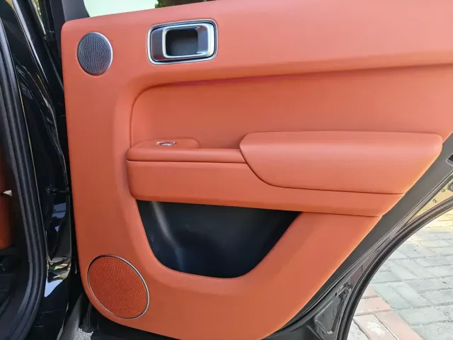 Li Auto L8 — Фото автомобиля 29