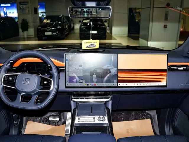 ZEEKR Zeekr 9X 2025 Model Gloss Black Edition — Фото автомобиля 15