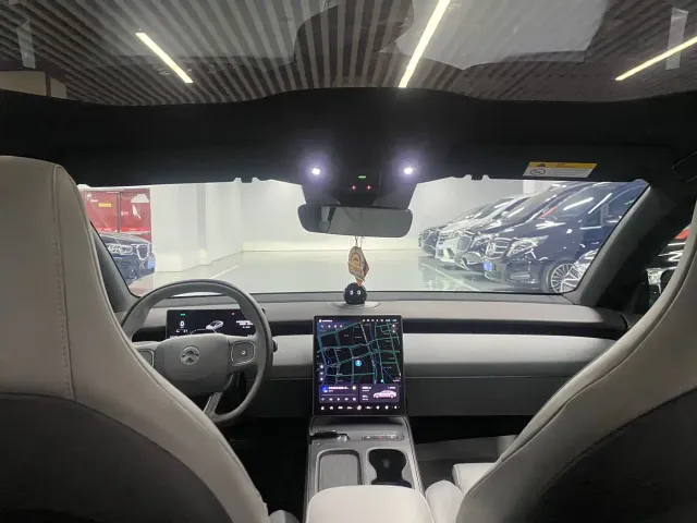 Nio ET5 — Фото автомобиля 6