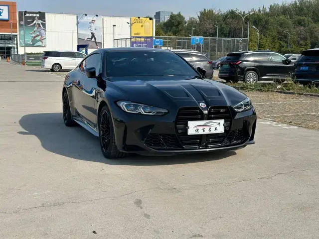 BMW M4 — Фото автомобиля 3