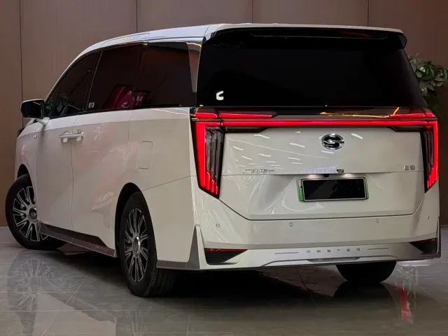 GAC Trumpchi E9 — Фото автомобиля 20