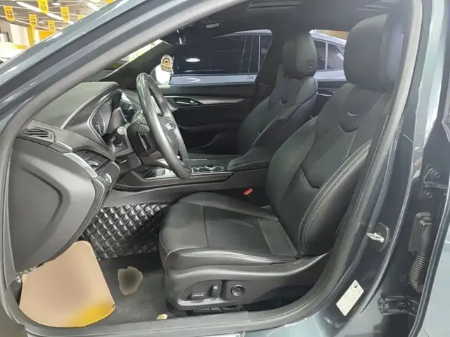 Cadillac CT5 — Фото автомобиля 14