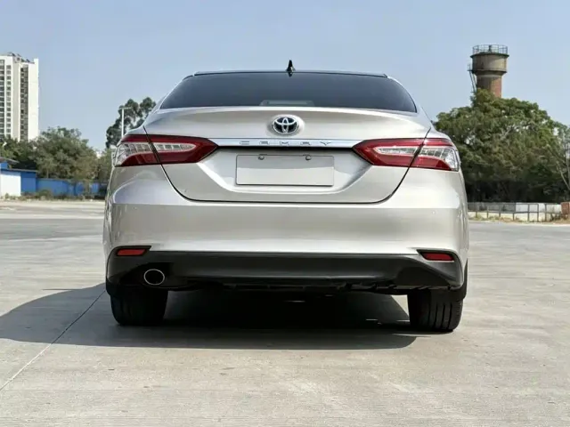 Toyota Camry — Фото автомобиля 11