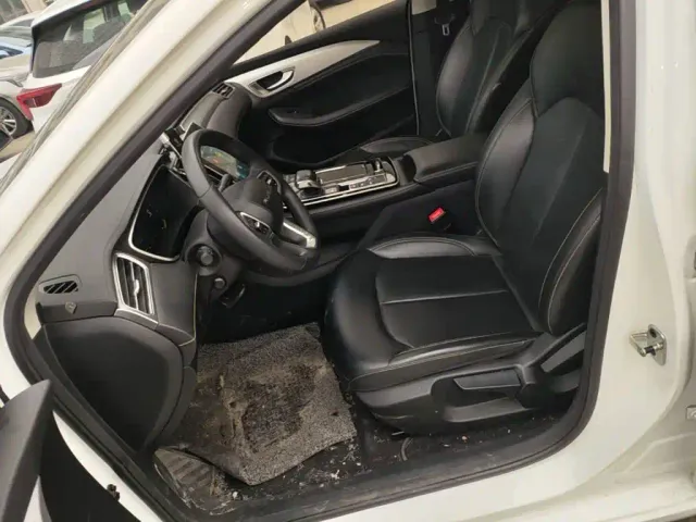 Roewe i6 MAX EV — Фото автомобиля 14