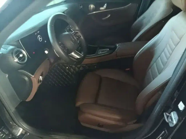 Mercedes-Benz E-Class — Фото автомобиля 14