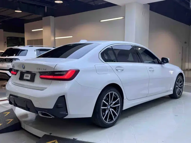 BMW 3 Series — Фото автомобиля 6