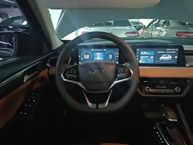 Ford Escort — Фото автомобиля 10