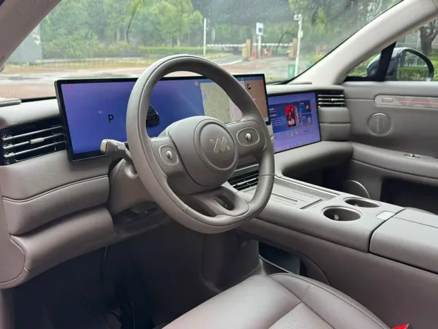 IM Motors LS6 — Фото автомобиля 12