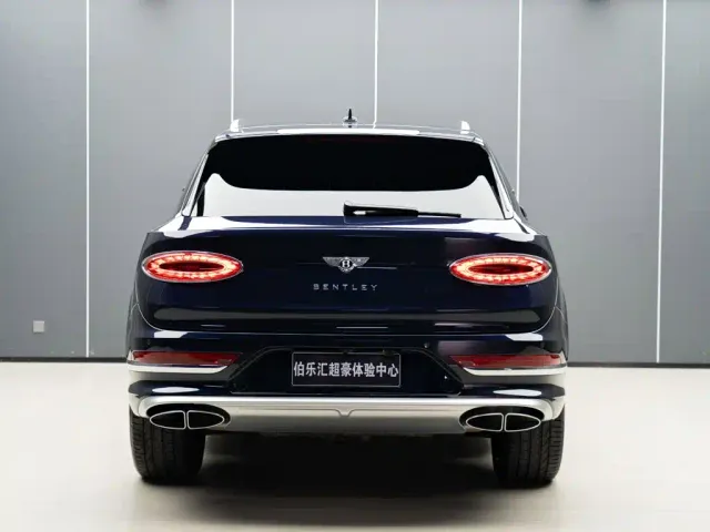Bentley Bentayga — Фото автомобиля 7
