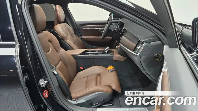 Volvo S90 — Фото автомобиля 16