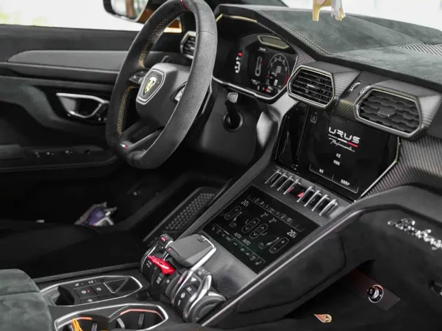 Lamborghini Urus — Фото автомобиля 19