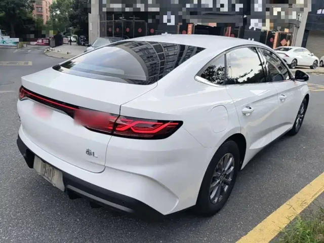 BYD Qin L — Фото автомобиля 6