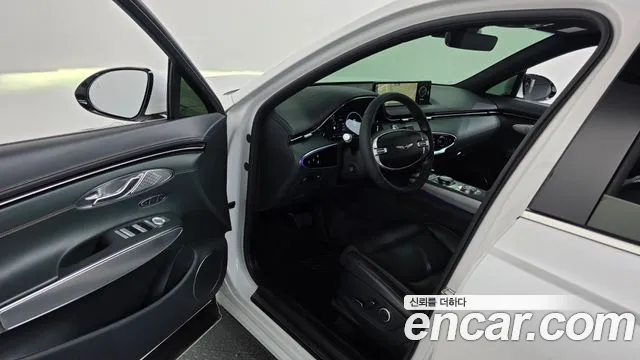 Genesis GV70 — Фото автомобиля 15