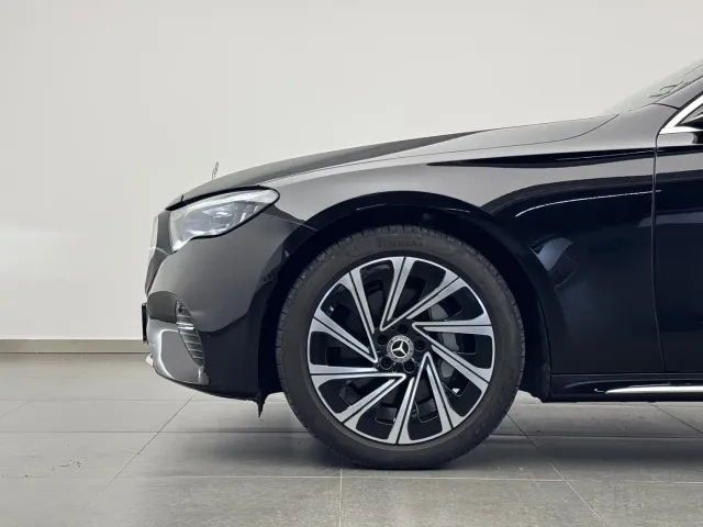Mercedes-Benz E-Class — Фото автомобиля 16
