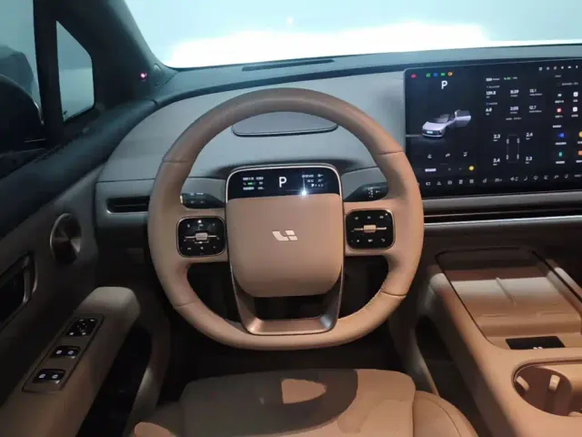 Li Auto i6 — Фото автомобиля 10