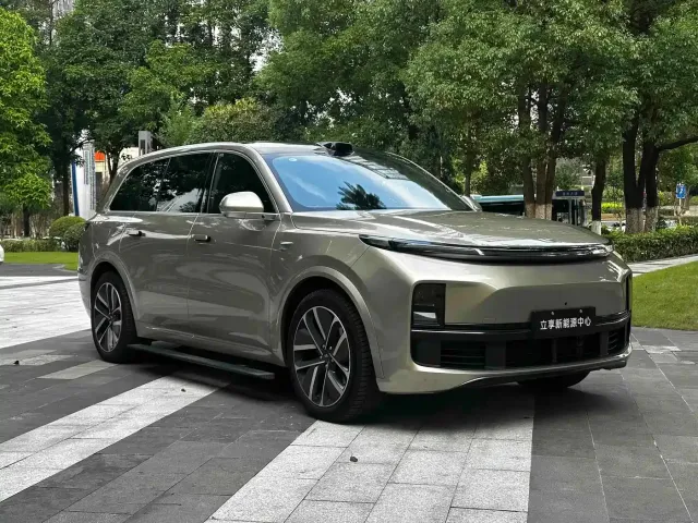 Li Auto L9 — Фото автомобиля 2