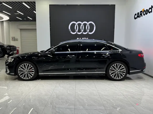 Audi A8 — Фото автомобиля 12
