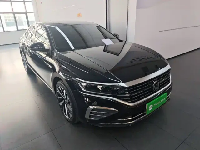 Volkswagen Passat — Фото автомобиля 3