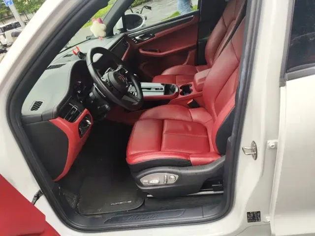 Porsche Macan — Фото автомобиля 16