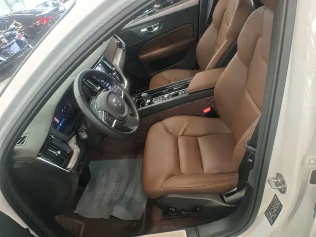 Volvo S60 — Фото автомобиля 14