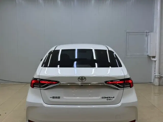 Toyota Corolla — Фото автомобиля 5